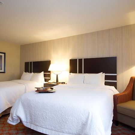 Hampton Inn Маршал Екстериор снимка