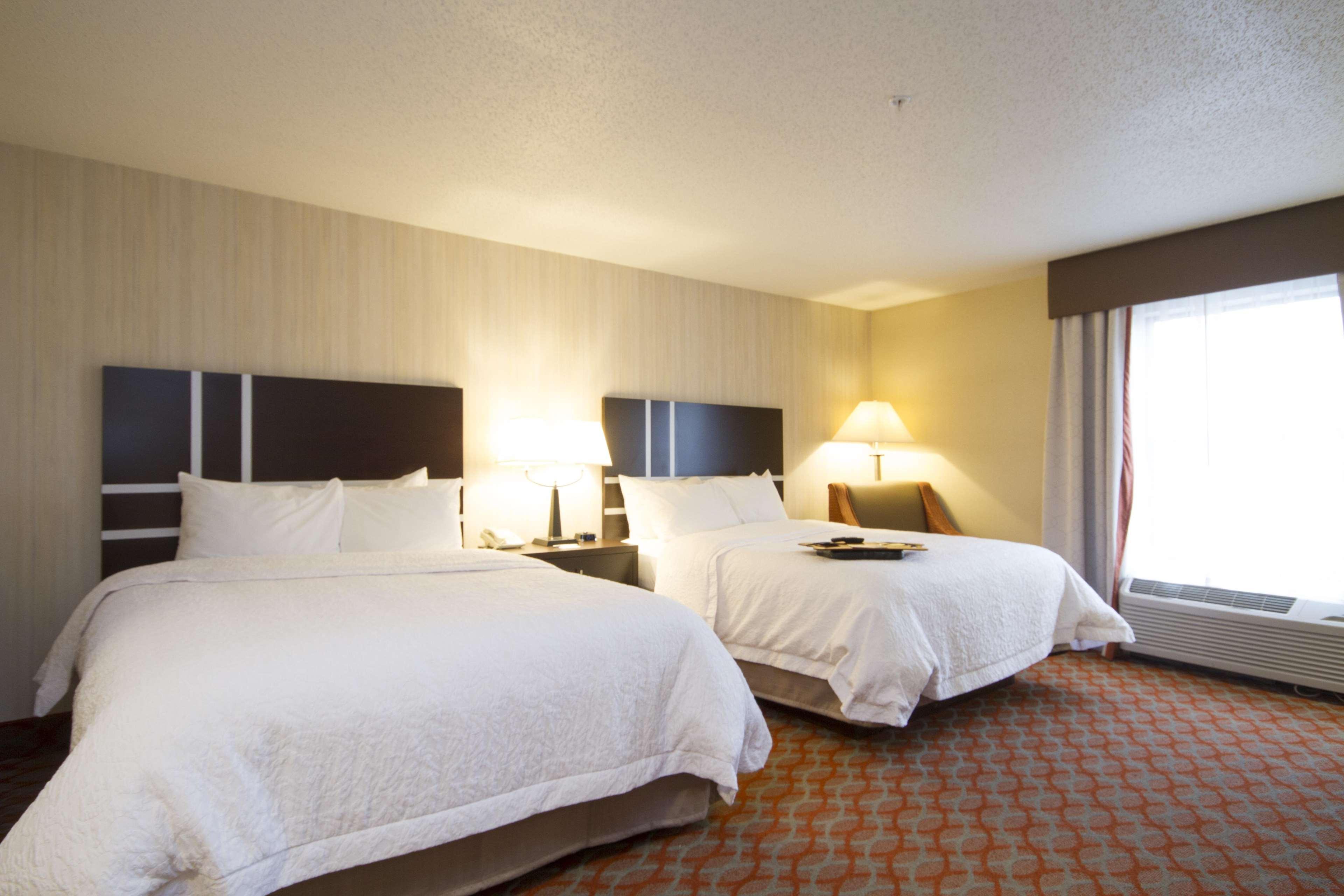 Hampton Inn Маршал Екстериор снимка