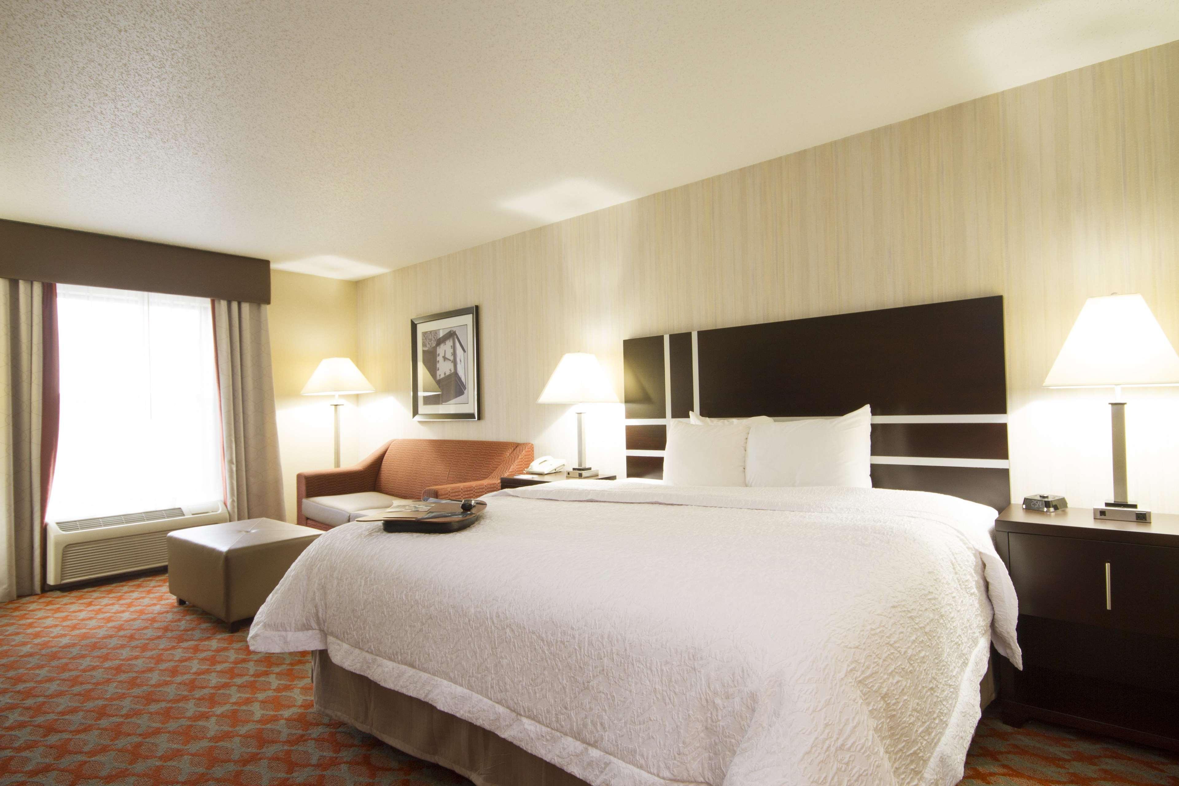 Hampton Inn Маршал Екстериор снимка