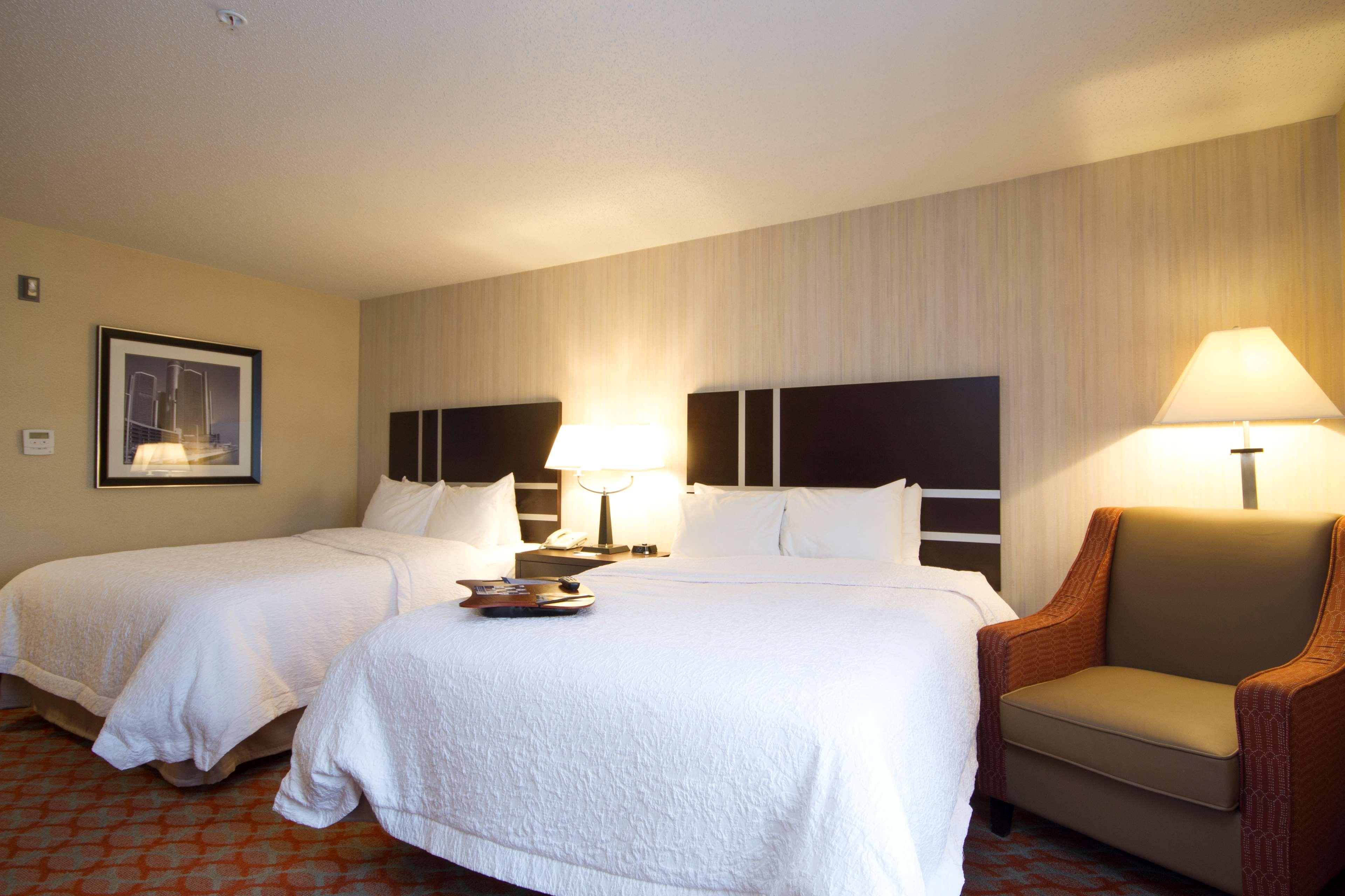 Hampton Inn Маршал Екстериор снимка