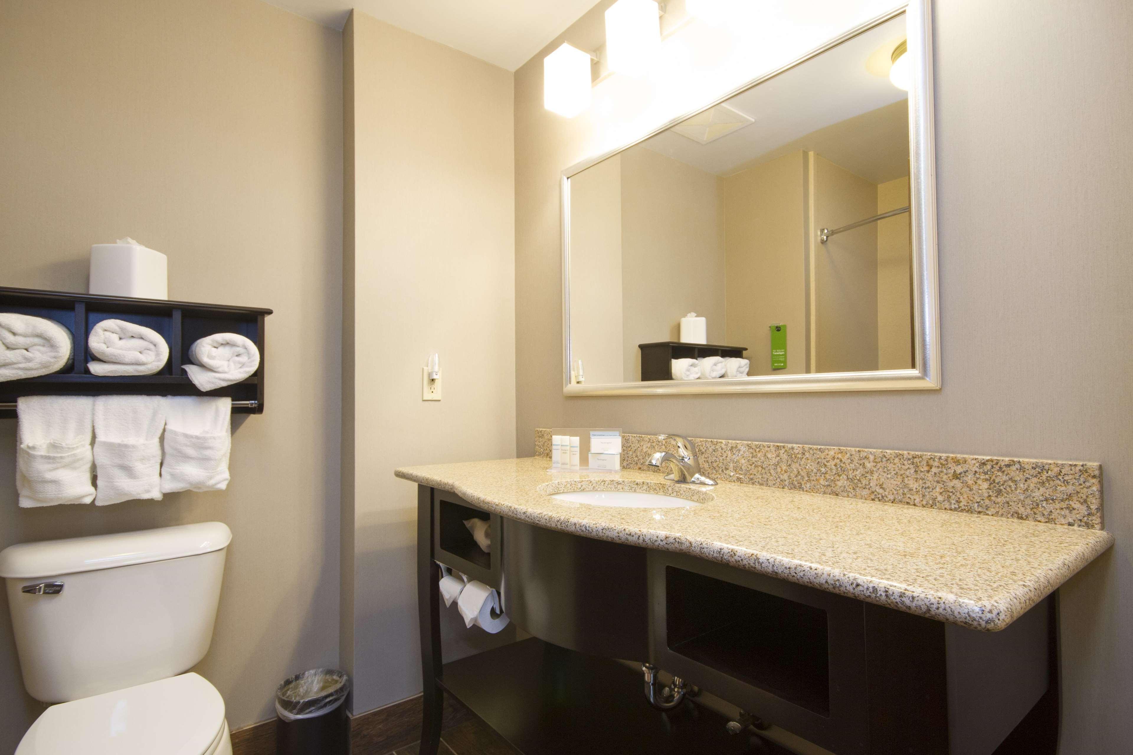 Hampton Inn Маршал Екстериор снимка