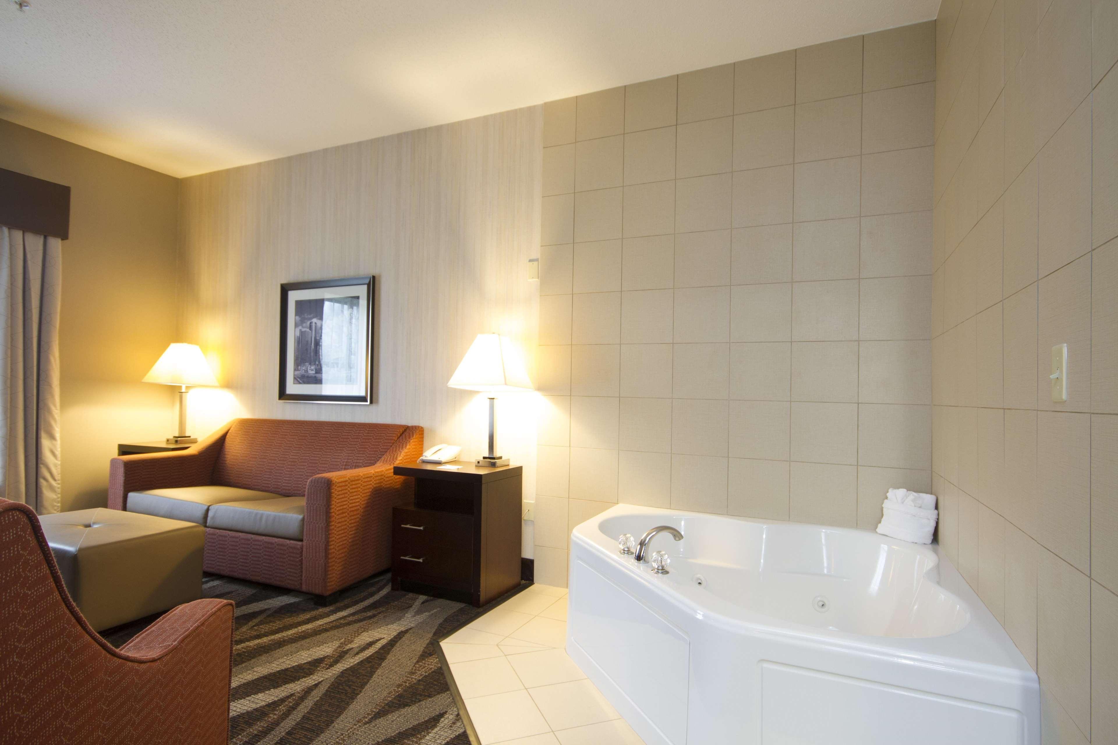 Hampton Inn Маршал Екстериор снимка