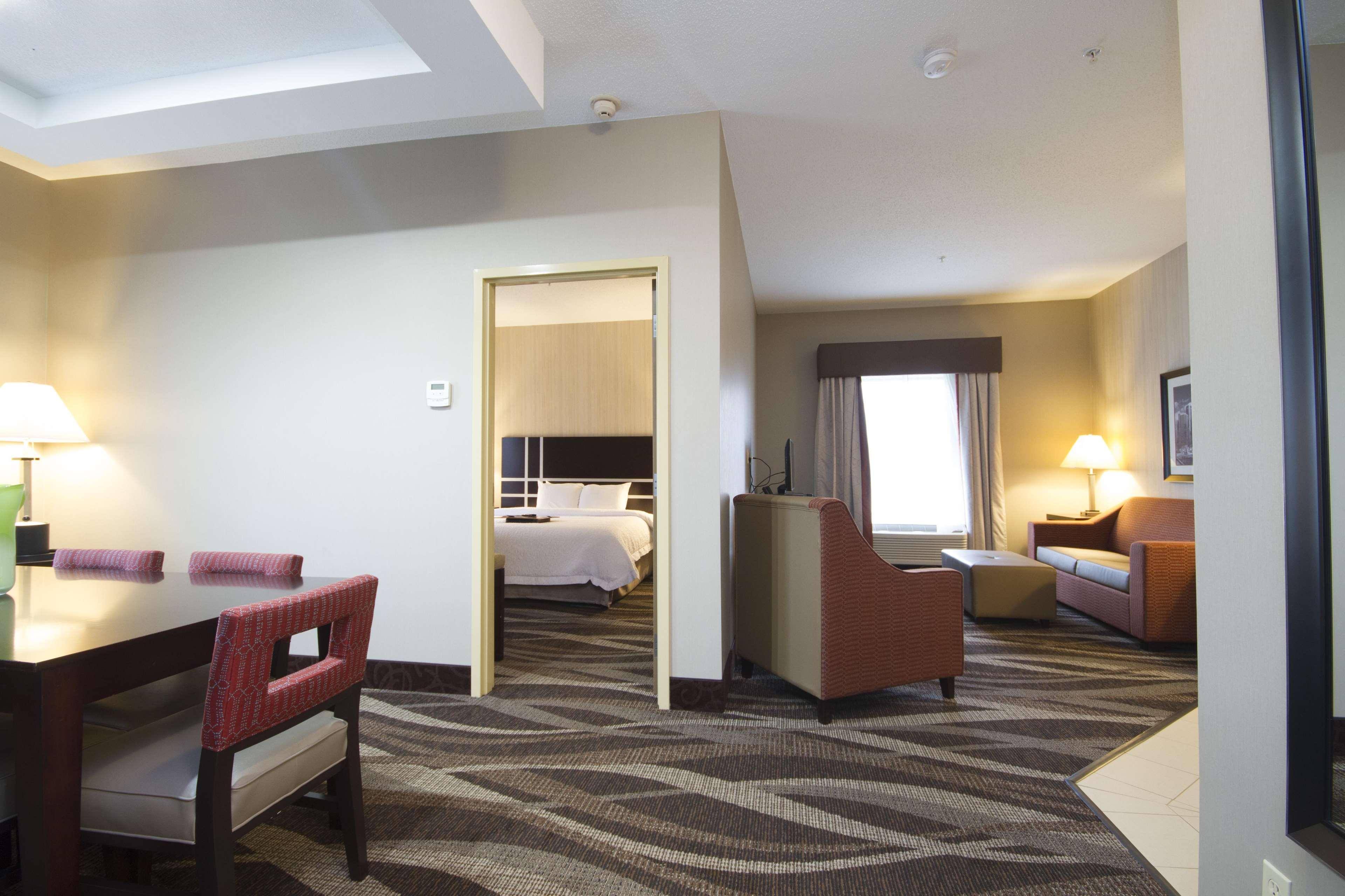 Hampton Inn Маршал Екстериор снимка