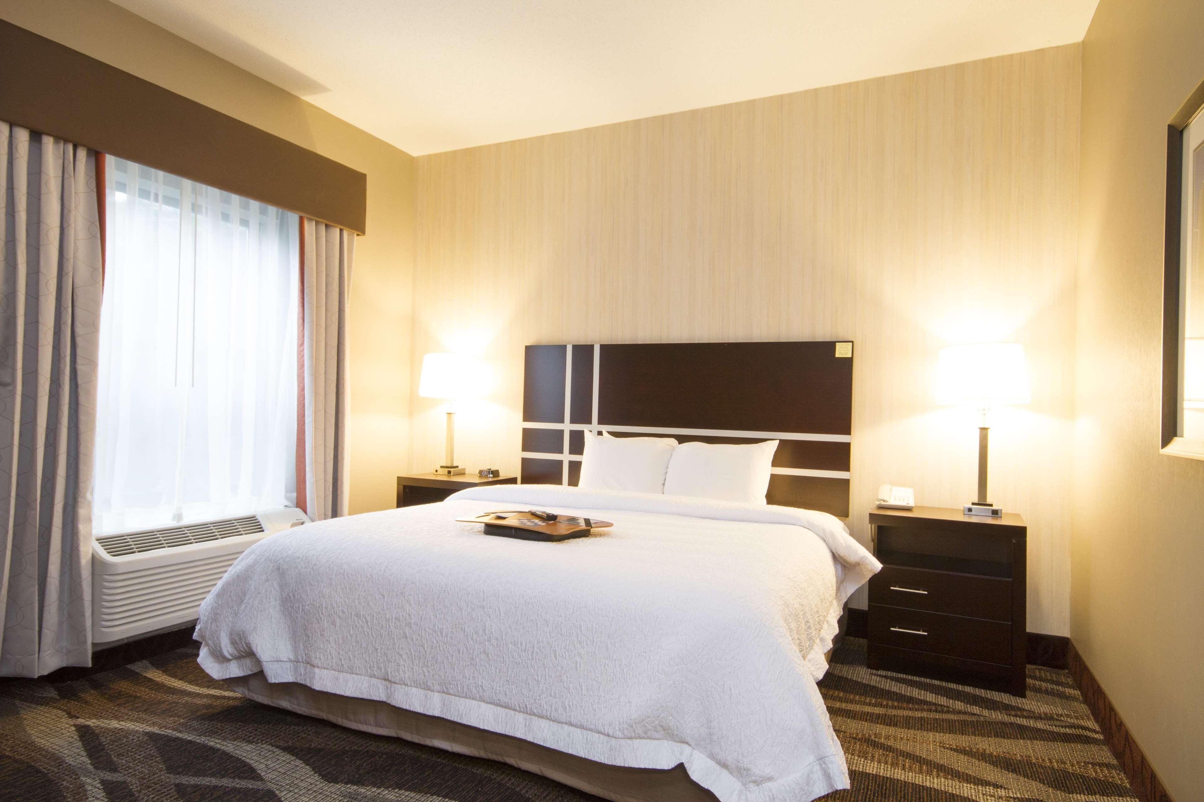 Hampton Inn Маршал Екстериор снимка