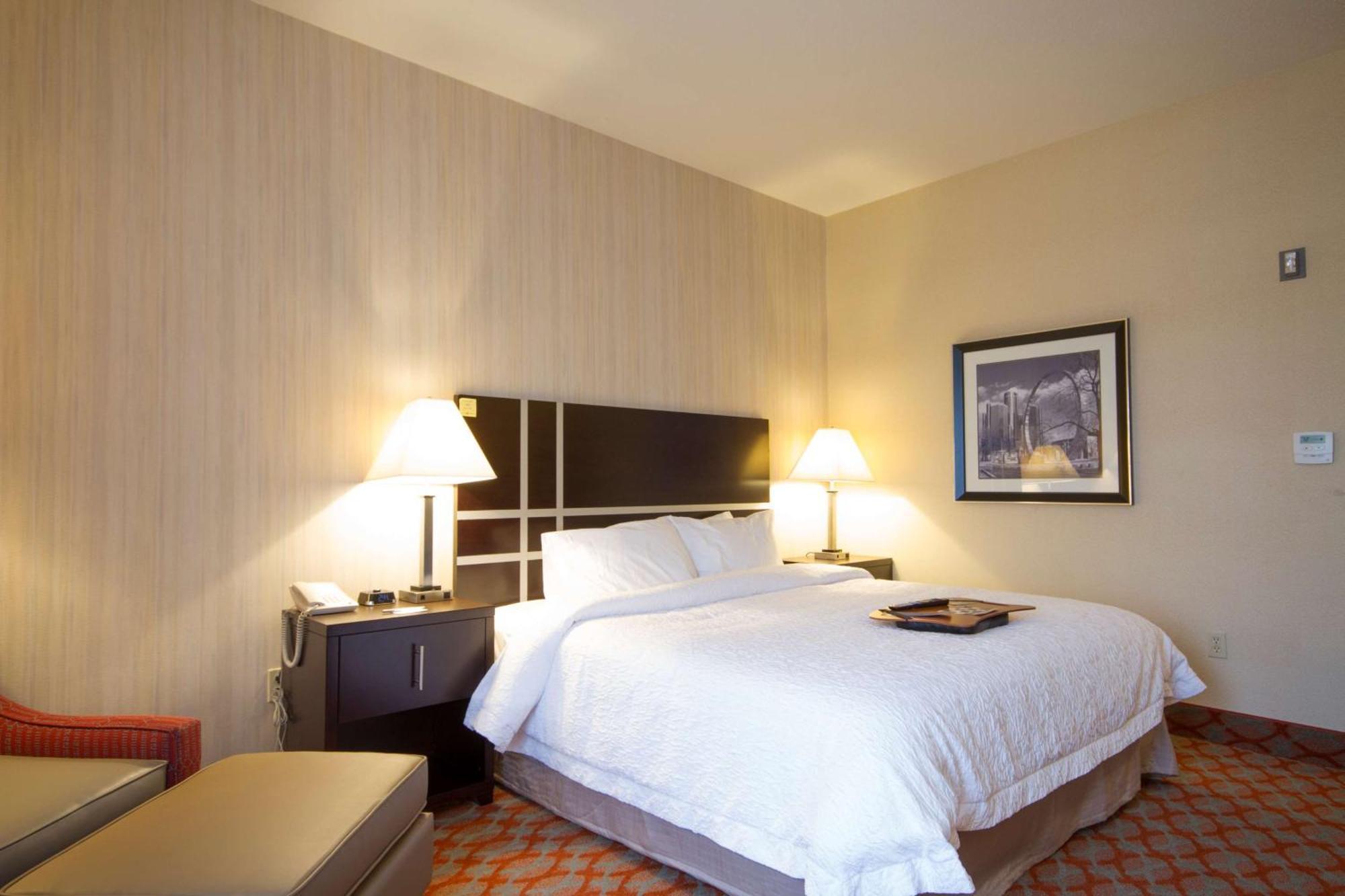 Hampton Inn Маршал Екстериор снимка