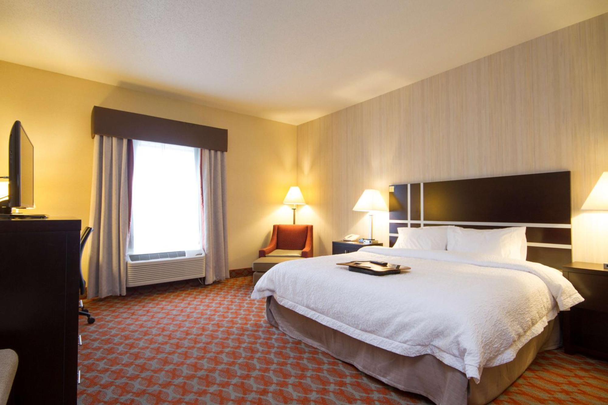 Hampton Inn Маршал Екстериор снимка