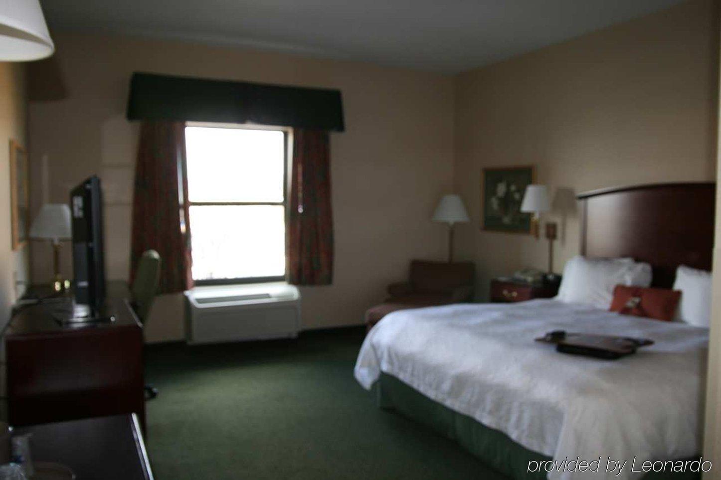Hampton Inn Маршал Стая снимка