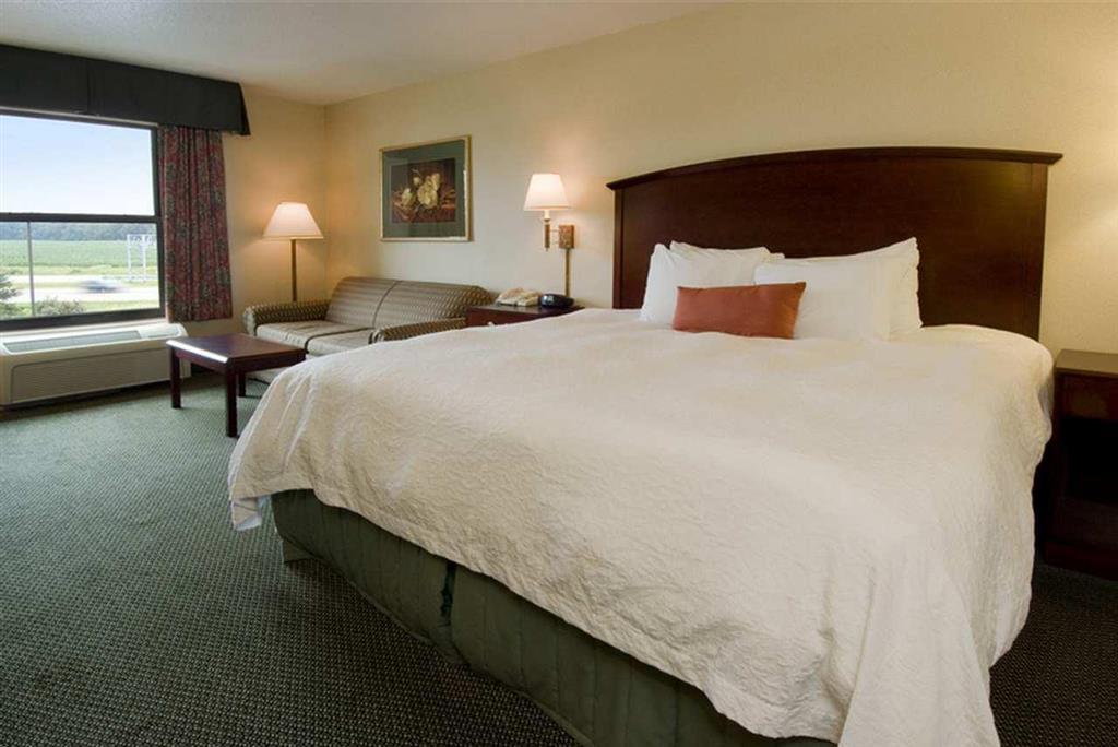 Hampton Inn Маршал Стая снимка